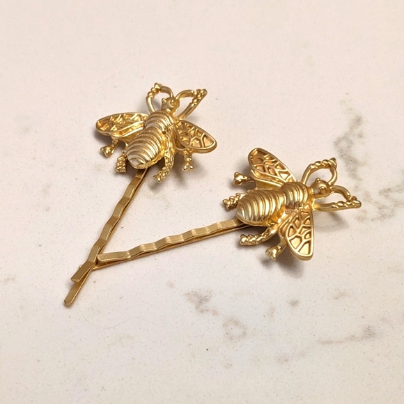 NWOT Gold honey bee clips set of two - Picture 1 of 2